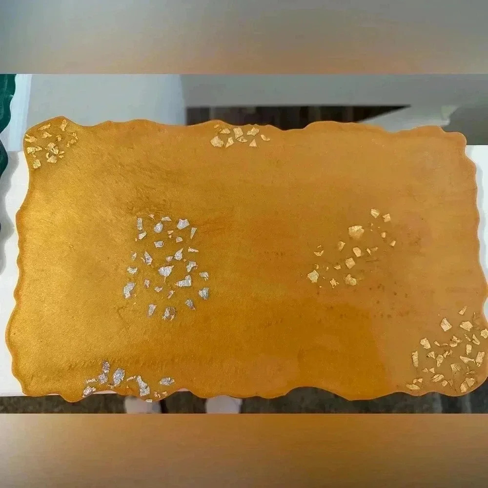 Yellow‎ perfume tray